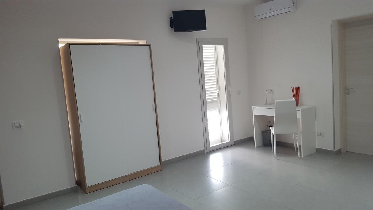 카스텔루치오 L'Isola Del Sole B&B 외부 사진