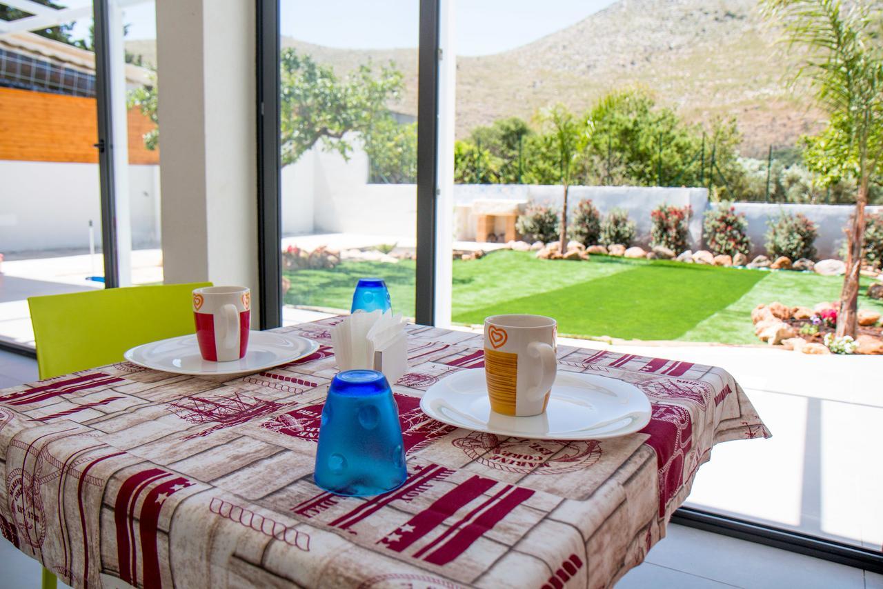 카스텔루치오 L'Isola Del Sole B&B 외부 사진