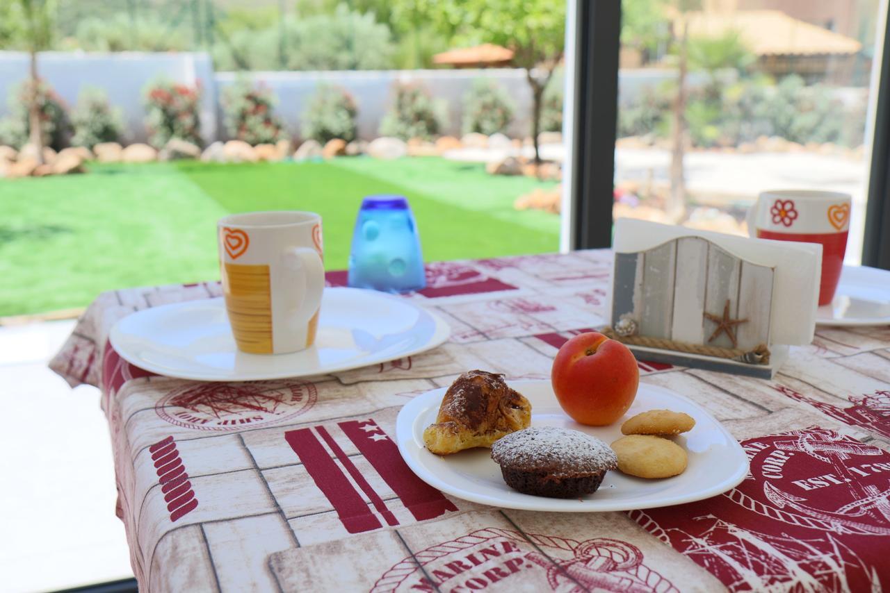 카스텔루치오 L'Isola Del Sole B&B 외부 사진