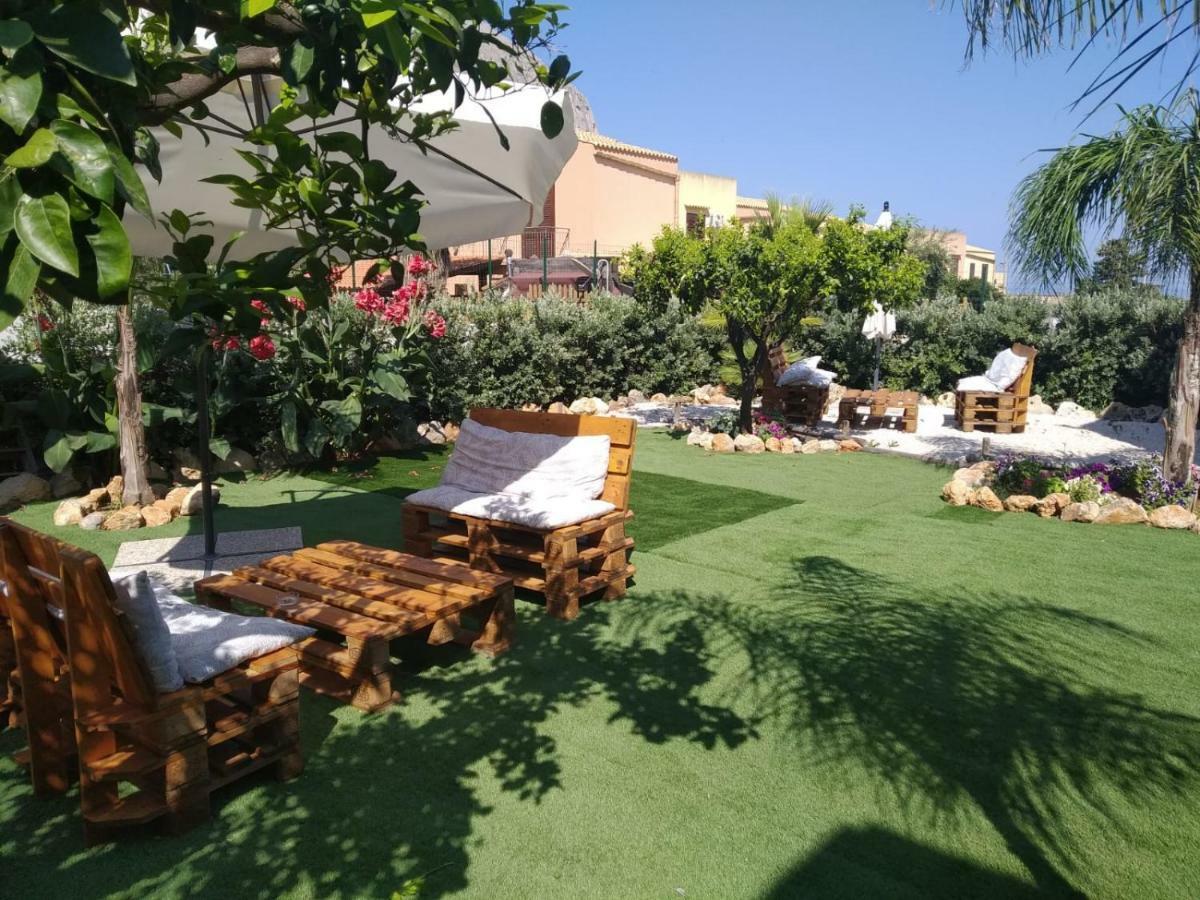 카스텔루치오 L'Isola Del Sole B&B 외부 사진