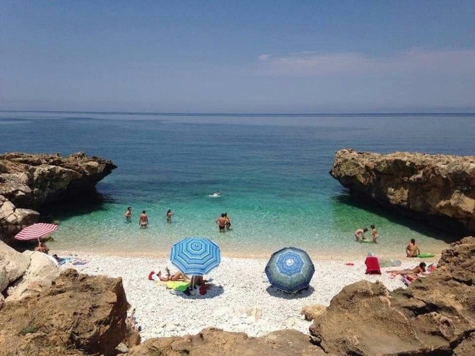 카스텔루치오 L'Isola Del Sole B&B 외부 사진
